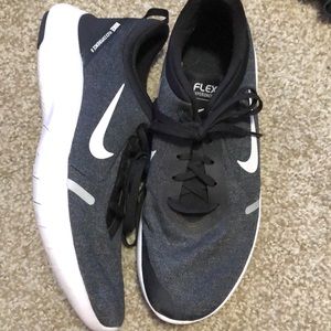 Nike Flex Experience 8